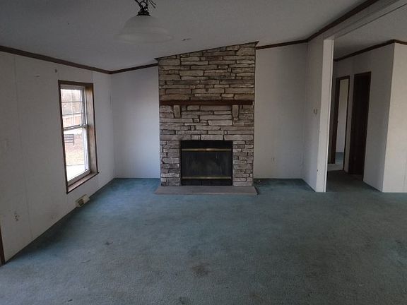 4th image of 403 Redbud Ct