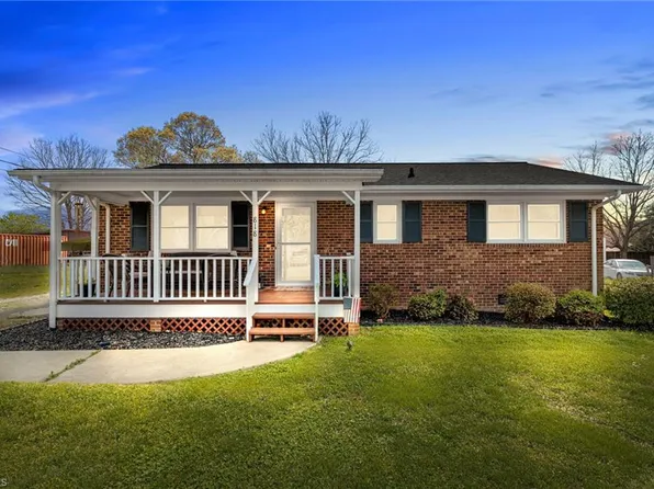 818 Hillcrest Dr, Gibsonville, NC 27249