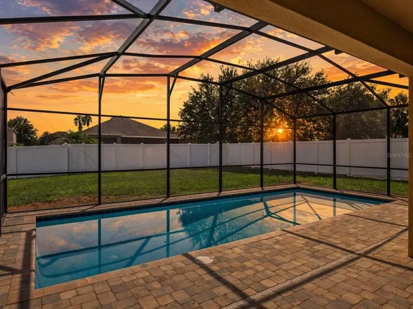 2566 Limerick Cir, Grand Island, FL 32735