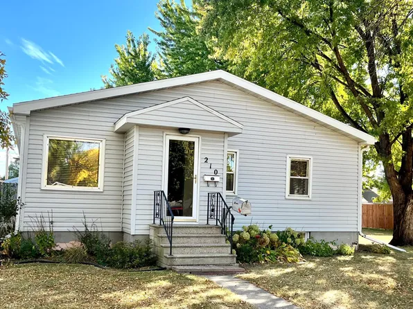 210 7th St S, Breckenridge, MN 56520