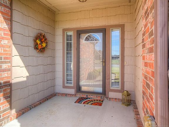 2nd image of 26459 Vintage Trace Dr