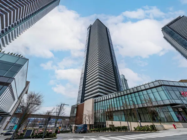 1955 Alpha Way #809, Burnaby, BC V5C 0K6