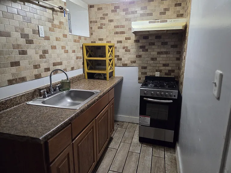 135 Fullerton Ave #5 — Photo 7