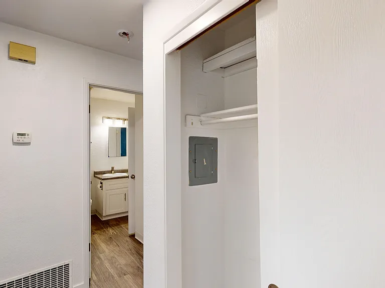 346 Robinson St #40 — Photo 15