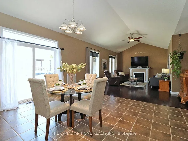 35 Cousins St — Photo 13