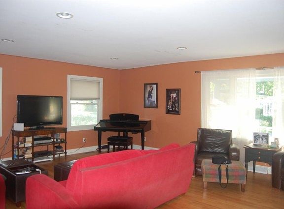 3rd image of 620 W Clay St