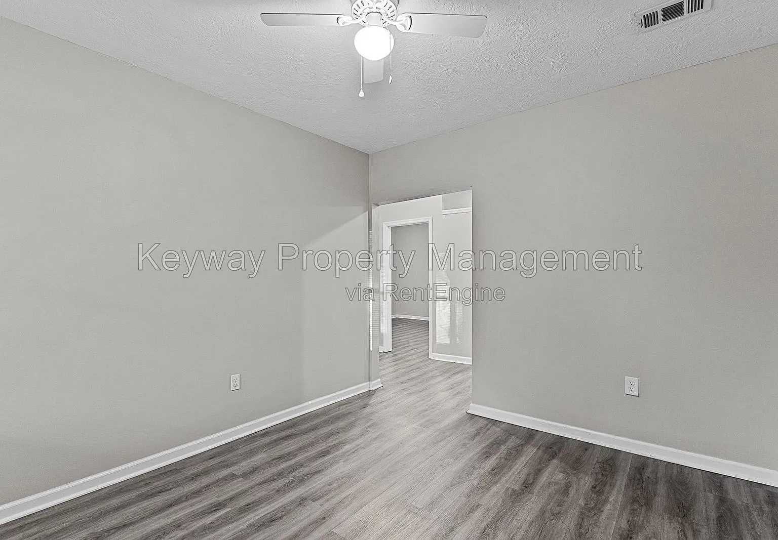 2 bed, 1.0 bath, 690 sqft, $985 — Photo 3