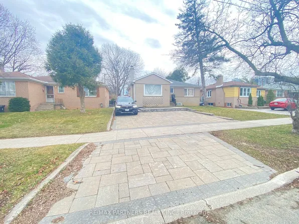 87 Bishop Ave, Toronto, ON M2M 1Z5