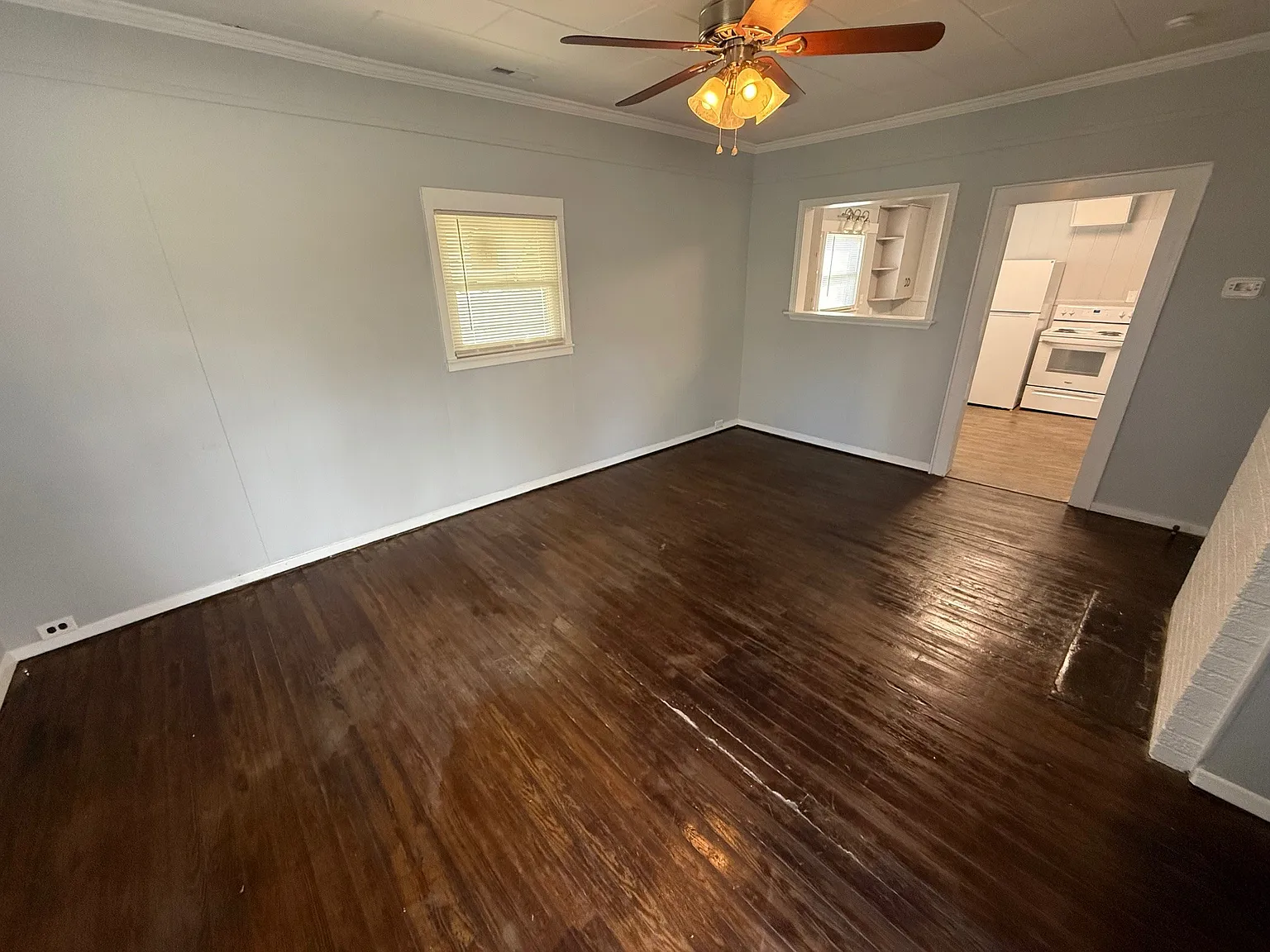 2 bed, 900 sqft, $1,200 — Photo 2