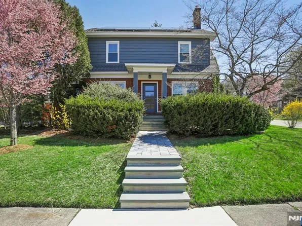 29 Park Ave, Newton, NJ 07860