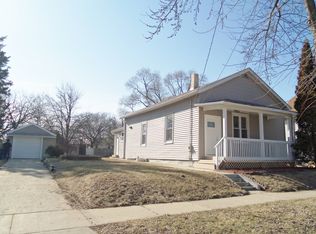608 N Porter St, Elgin, IL 60120