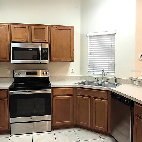 4239 Winding Vine Dr — Photo 8