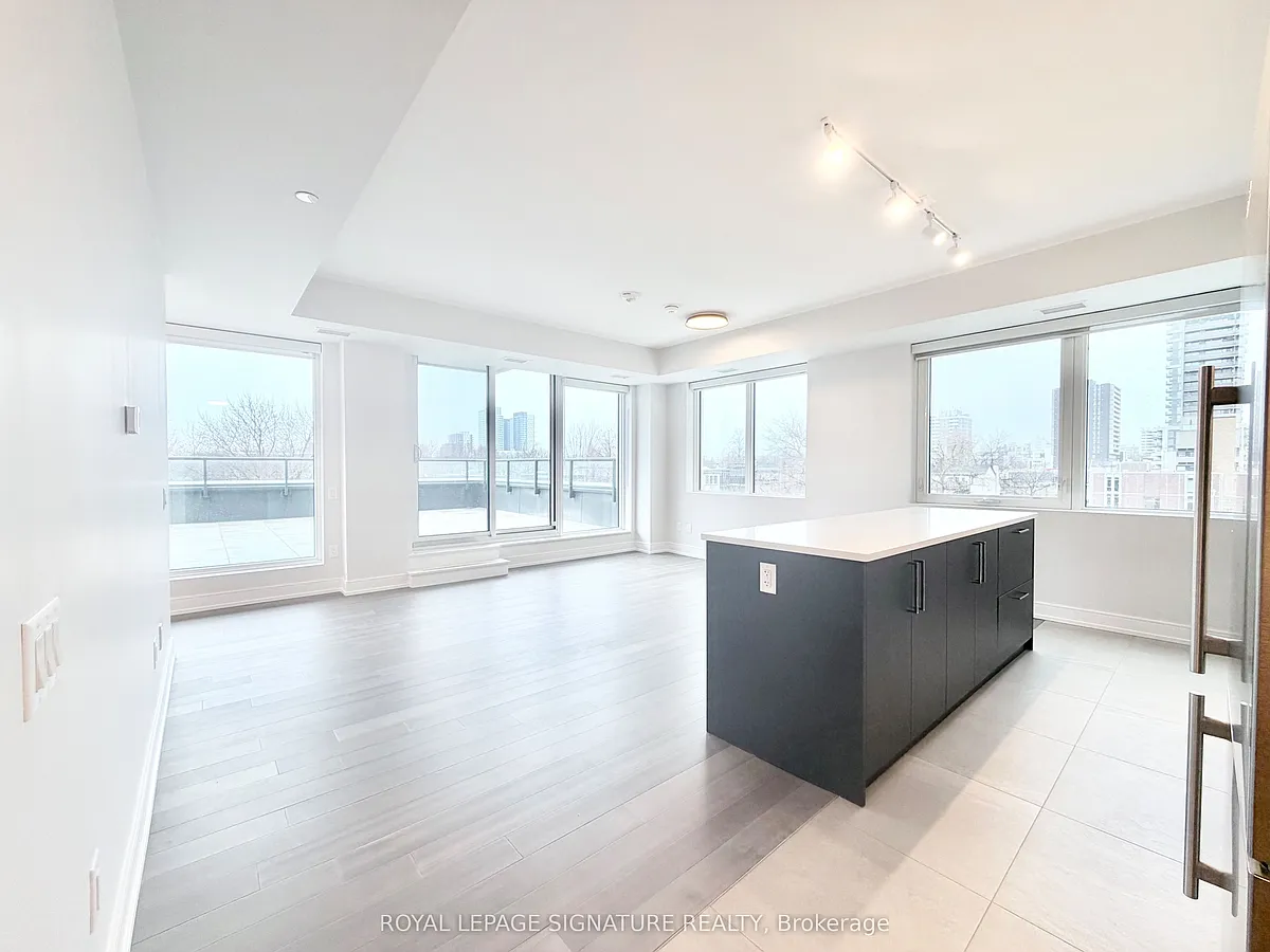 Building Photo - 664 Spadina Ave #403