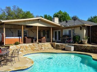 2006 Huntington Dr, Grand Prairie, TX 75051