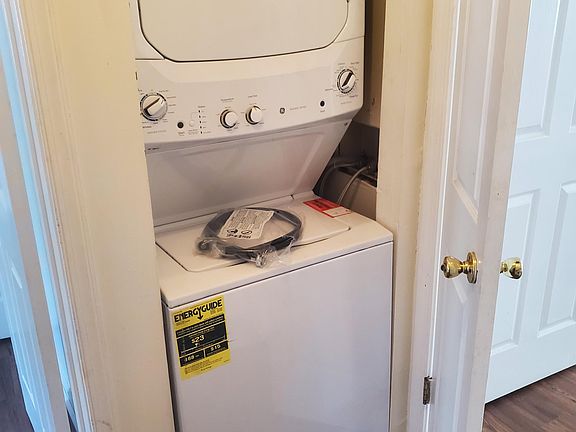 2nd image of 44 S Lansdowne Ave Unit 202