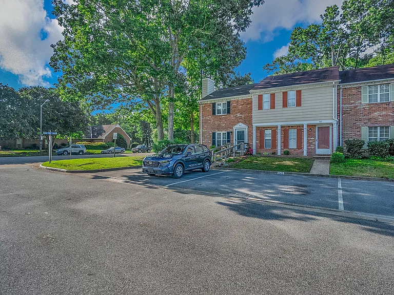 945 Captains Ct — Photo 7