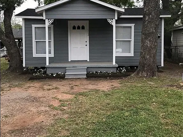 312 W Munson St, Angleton, TX 77515