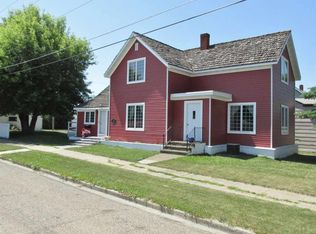 512 2nd St SE, Leeds, ND 58368