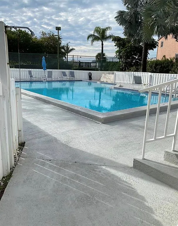 2 bed, 2.0 bath, 900 sqft, $3,500 — Photo 4
