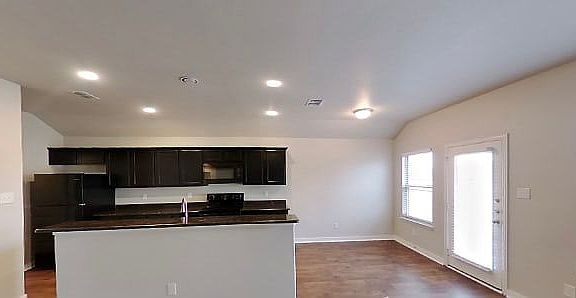5th image of 9005 Curacao Dr