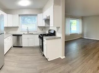 1622 Hickory St, Highland Park, IL 60035