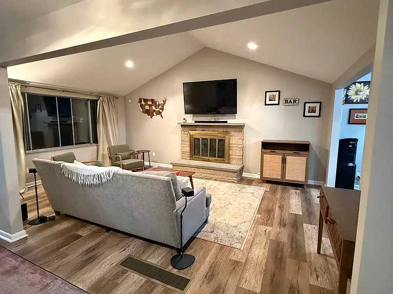 1125 Trentwood Rd — Photo 3