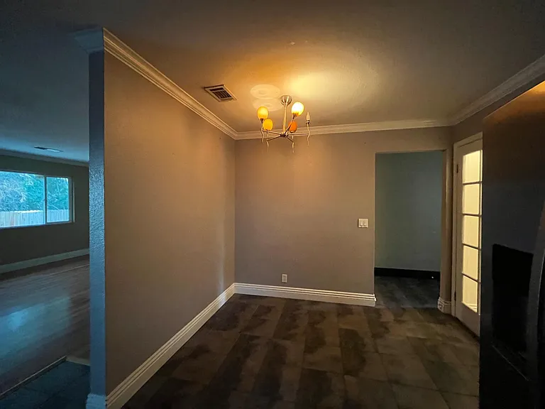 419 Manchester Way — Photo 6