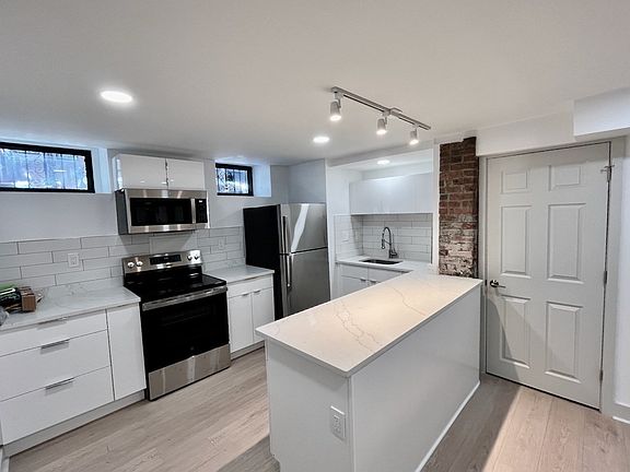 5th image of 52 Clarendon St #1