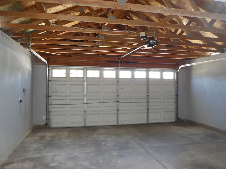 530 Las Colinas St — Photo 12