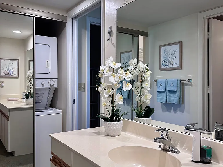 Washer/Dryer in-unit!