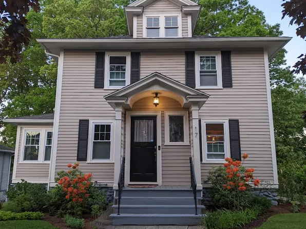 17 Longfellow Rd, Worcester, MA 01602