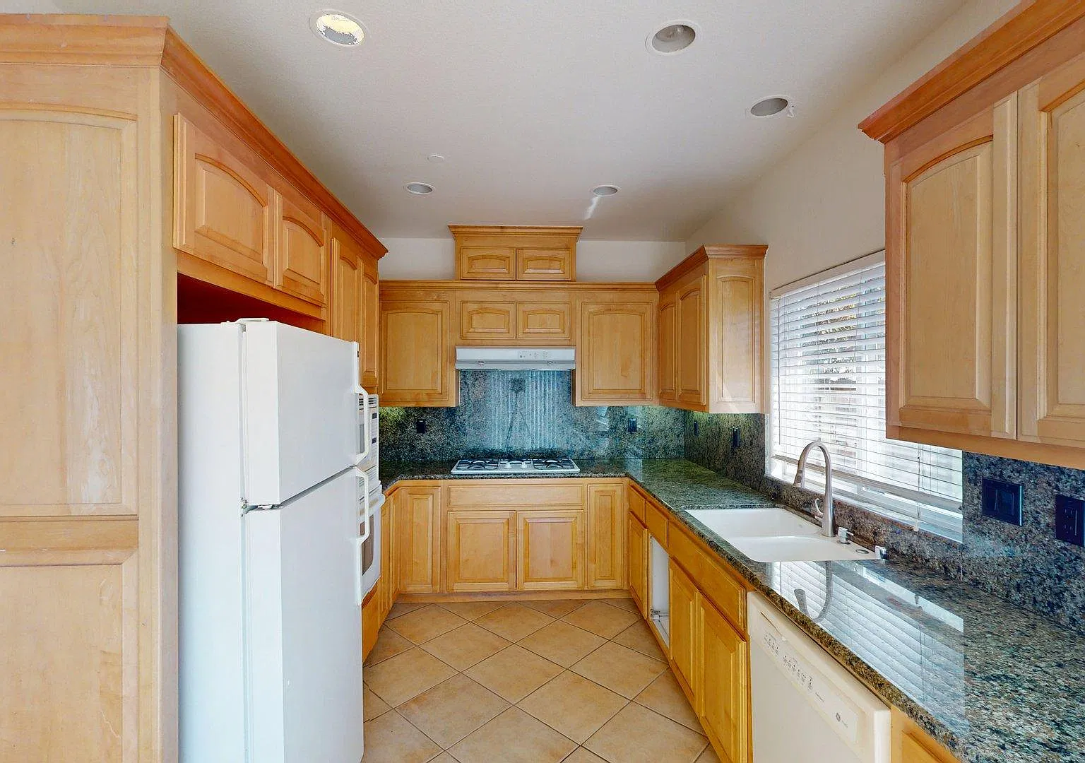 1 bed, 720 sqft, $3,300 — Photo 2