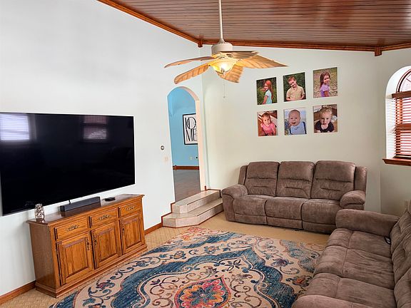 2nd image of 119 Hough Rd