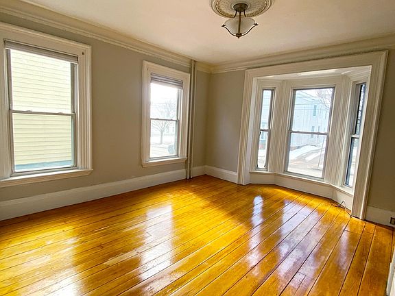 2nd image of 395 Saint John St #1