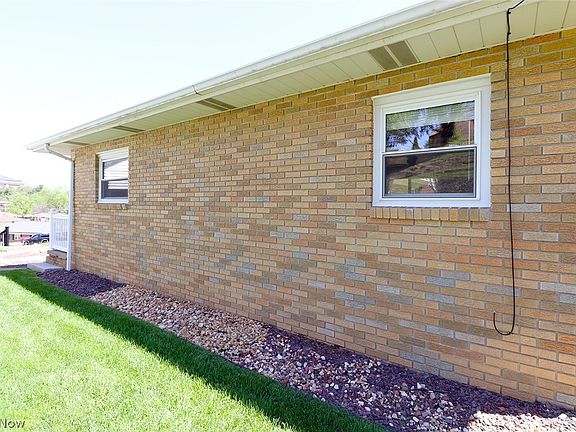 4th image of 3145 Crestline Dr