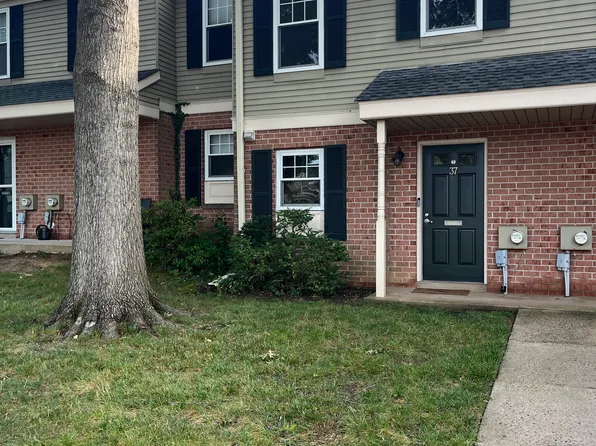 37 Winston Ct Building 37, Blue Bell, PA 19422