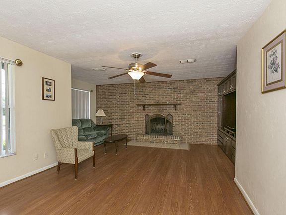 5th image of 603 Renne Dr S