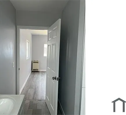 421 S Boyle Ave — Photo 9