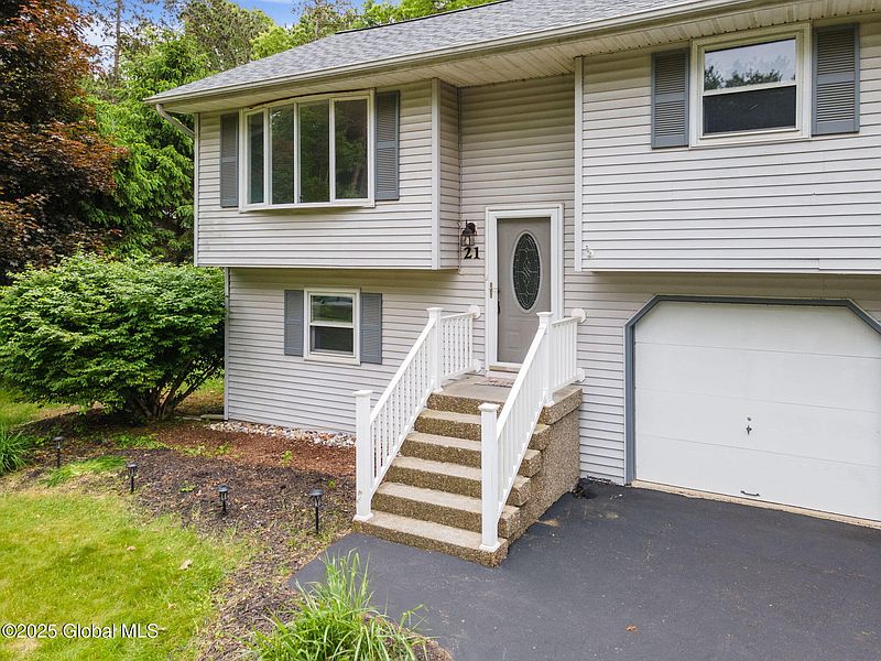 2nd image of 21 Wineberry Lane