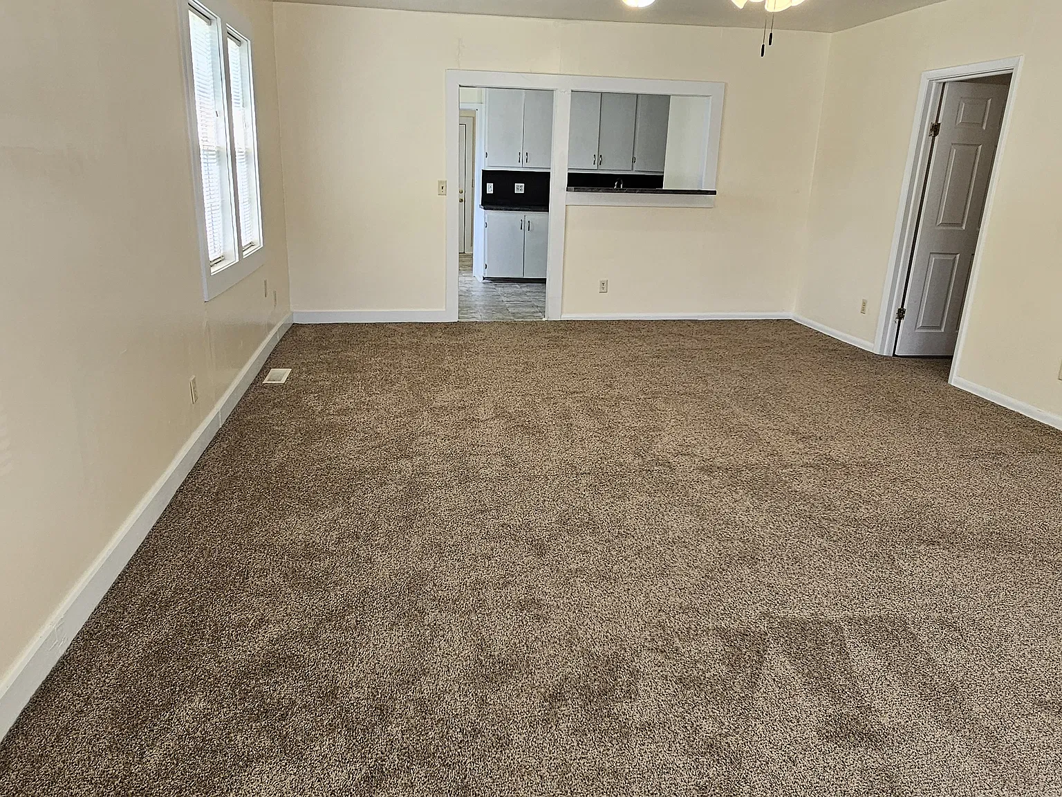 3 bed, 1348 sqft, $1,200 — Photo 4