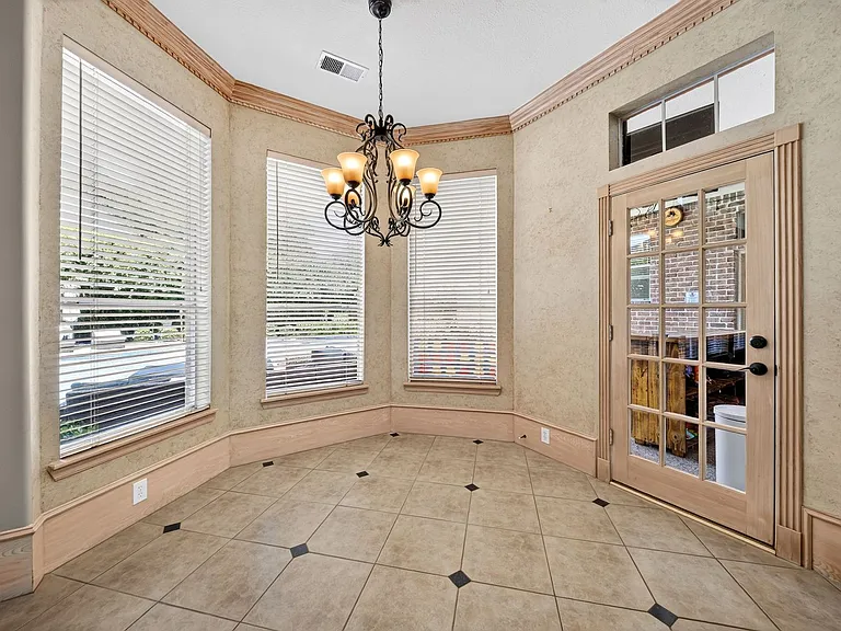16410 Emilia Ct — Photo 30