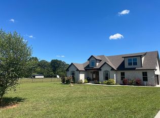 862 Longview Rd, Shelbyville, TN 37160