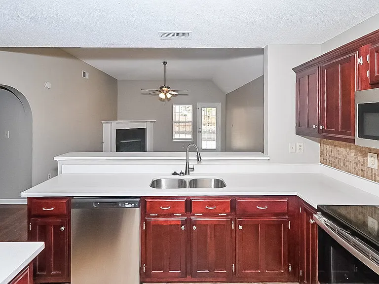 8531 Cross Point Dr — Photo 6