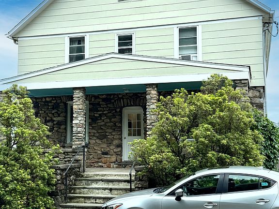 2nd image of 74 Linden Ave APT 1