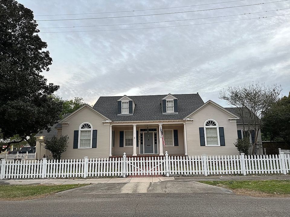 310 E Saint Victor St, Abbeville, LA 70510 Zillow