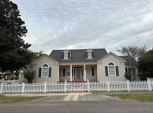 310 E Saint Victor St, Abbeville, LA 70510