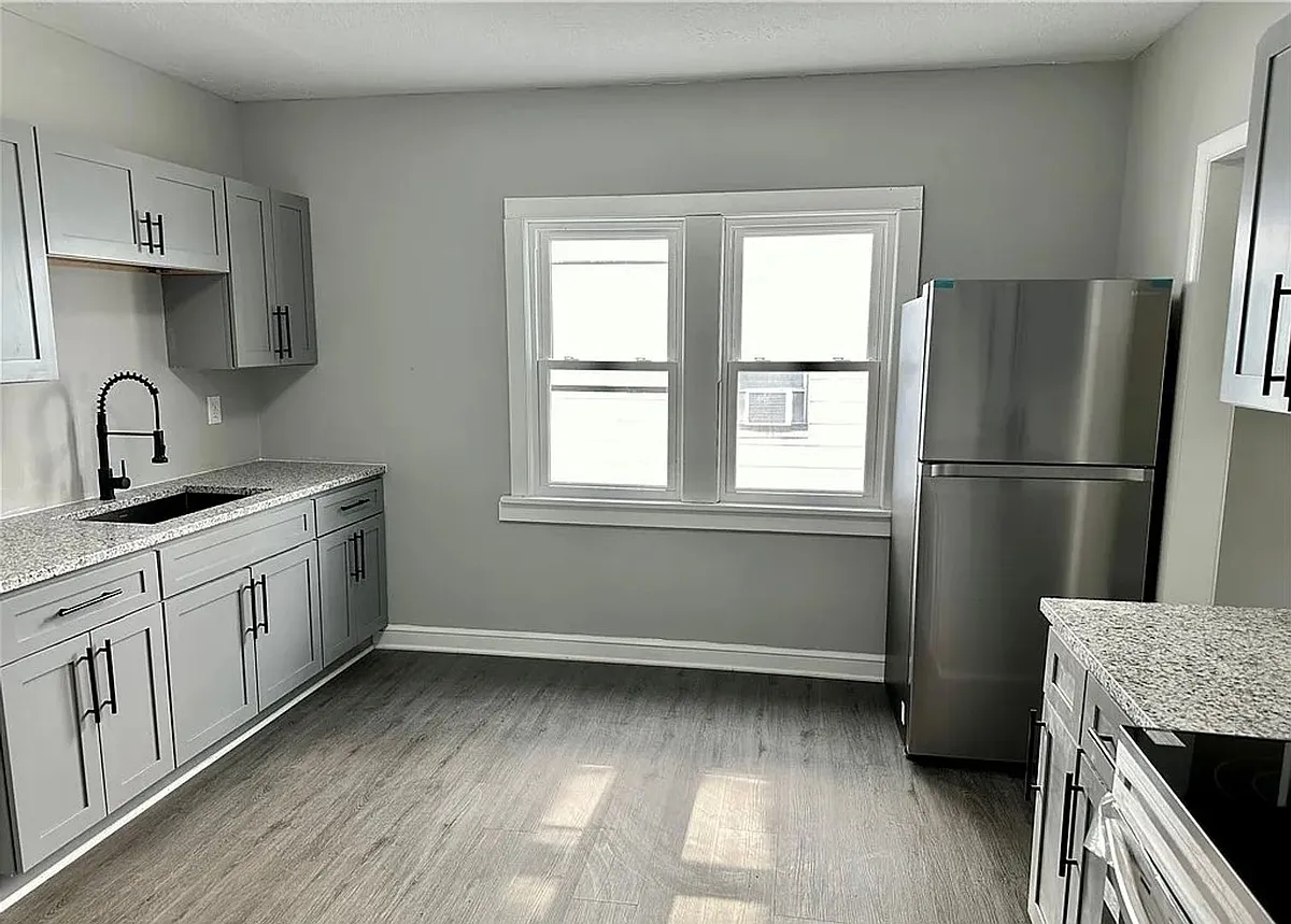 Building Photo - 4072 E 64th St