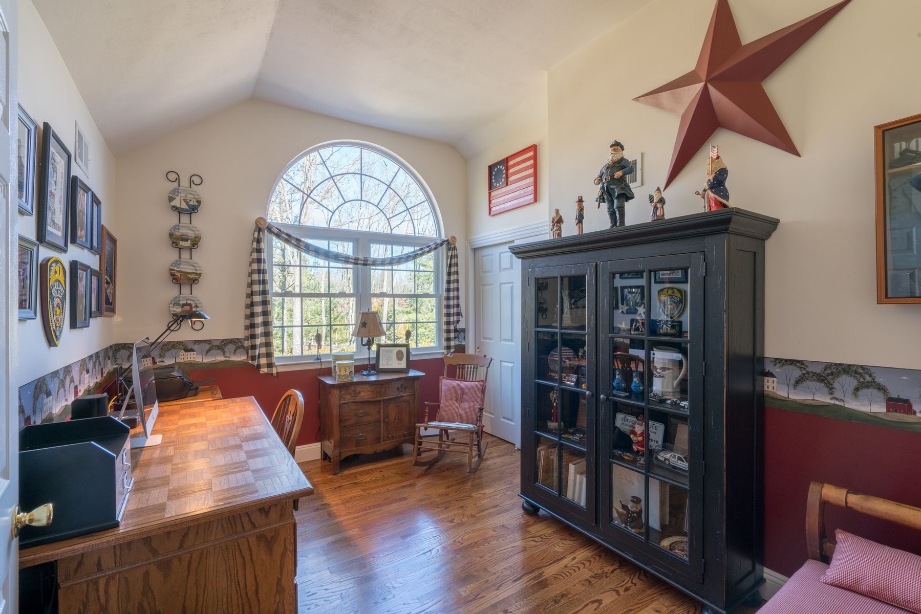 336 B Railroad Ave, Center Moriches, NY 11934 Out East