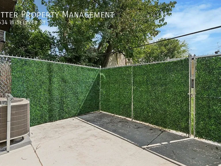 2634 W Seltzer St — Photo 18