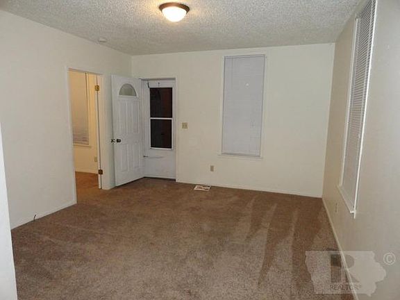 5th image of 425 N 1st St
